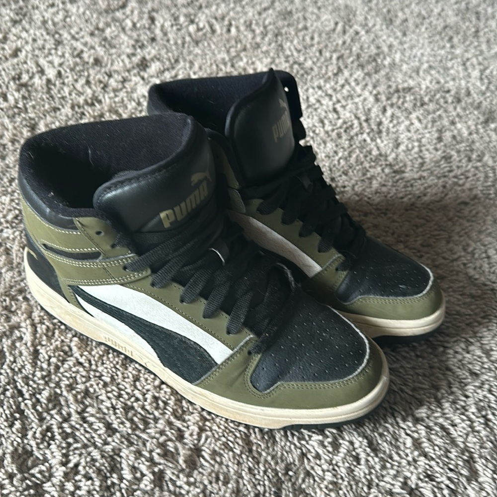 puma sneakers size 8.5